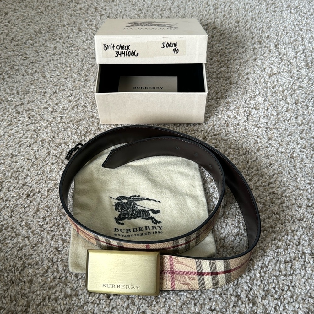 Men’s Burberry Brit Check Belt - Size 32/80. Approx fits sizes 29-31 US.